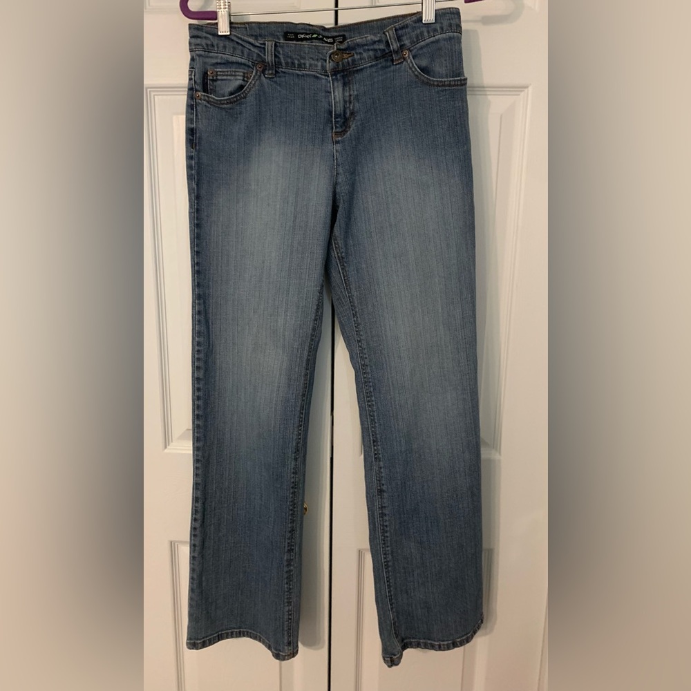 DKNY Jeans EastVillage Light Blue Straight Leg Jeans Women’s Size 10
